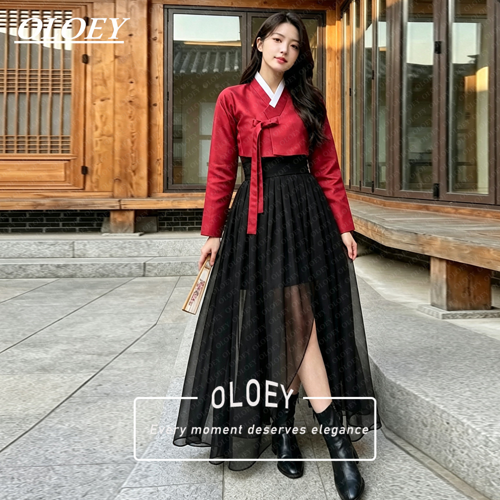 Hanbok Modern Set - ชุดฮันบกสั้นสไตล์โมเดิร์น OLOEY ผ้าออร์แกนซ่าและซาติน สำหรับถ่ายภาพในเกาหลี ชุดแสดงแบบไม่สมมาตร ชุดค็อกเทลสั่งตัด